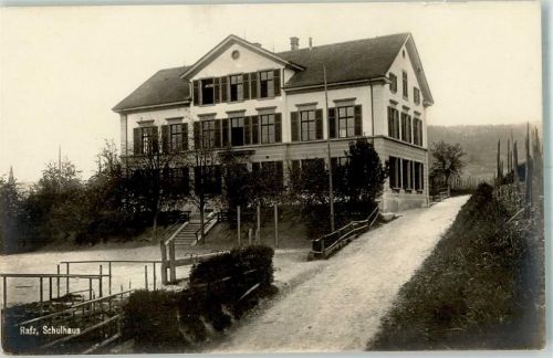 8197 Rafz Foto AK Schulhaus