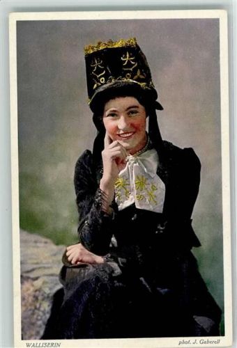 Foto AK Frau in Tracht Foto Gaberell