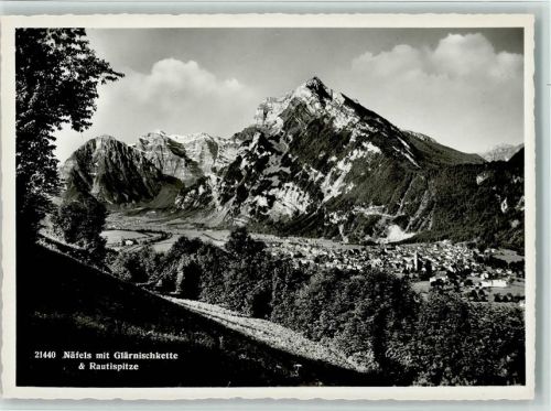 8752 Näfels - mit Glärnischkette und Rautispitze