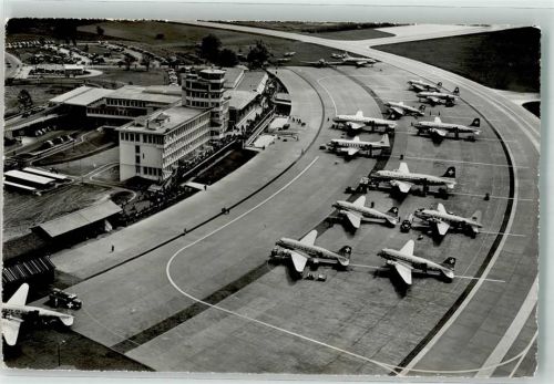 8302 Kloten - Flugplatz Fliegeraufnahme