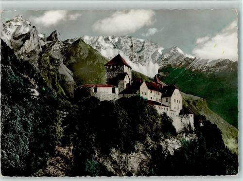 9490 Vaduz - Fürstentum Lirchtenstein mit Blick auf Falknisgruppe