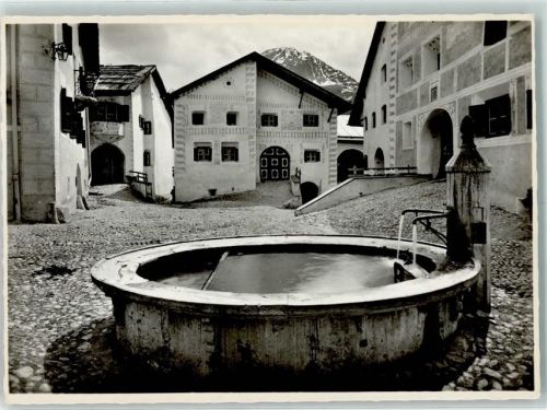 7545 Guarda - Dorfplatz Brunnen