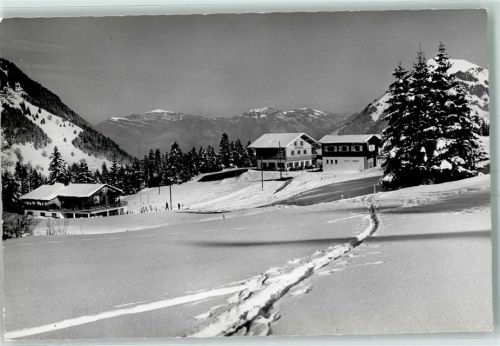 6383 Wiesenberg - Das Skidörfchen am Fusse der Gummen Alp Winter