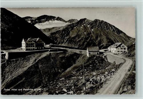 Furka - Hôtel und Passhöhe