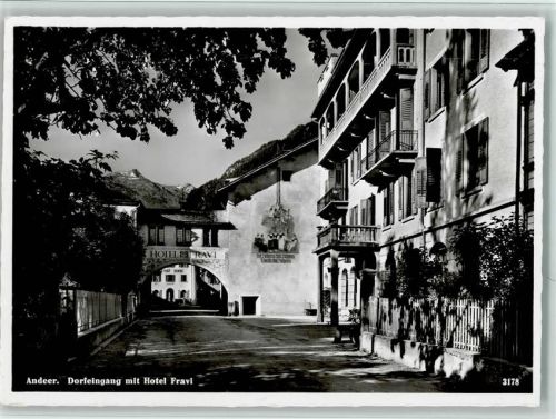 7440 Andeer - Dorfeingang mit Hotel Fravi