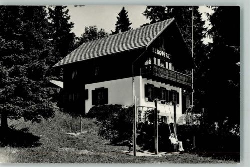 Mont Soleil - Berghaus Berg Frei Kind auf Schaukel