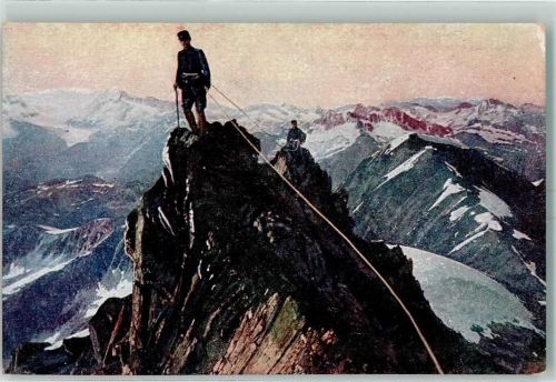 Schweizer Grenzwacht Angeseilte Offizierspatrouille auf einem Alpengipfel