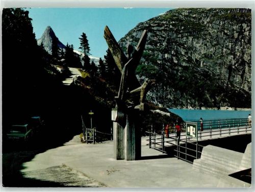 7132 Vals - Skulptur auf der Staumauer Bildhauer R. Ratnowsky Stausee Zervreilahorn