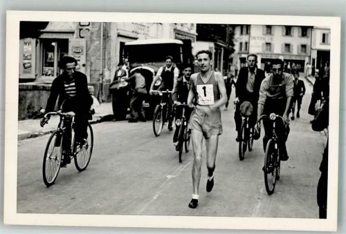 1630 Bulle Foto AK Fahrrad Läufer LKW Sportveranstaltung