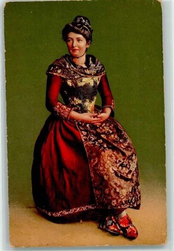 Engadinerin in Tracht