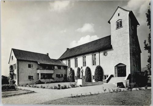 8215 Hallau - Kirche