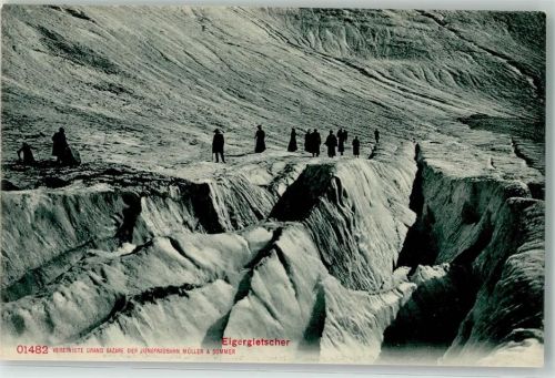 3823 Eigergletscher Foto AK Bergwanderer Vereinigte Grand Bazare der Jungfrubahn Müller und Sommer