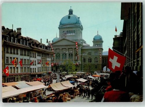 3000 Bern Berne - Marktszene Bärenplatz Bundeshaus Fahnen