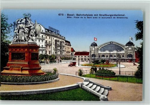 Basel Bâle Bahnhofplatz mit Strassburgerdenkmal Wappen Oldtimer Bahnhof Schweiz