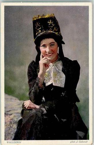 Foto AK Frau in Tracht Foto Gaberell