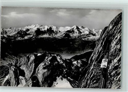 Pilatus Kulm - Pilatus-Bahn an der Eselwand mit Blick auf Berneralpen
