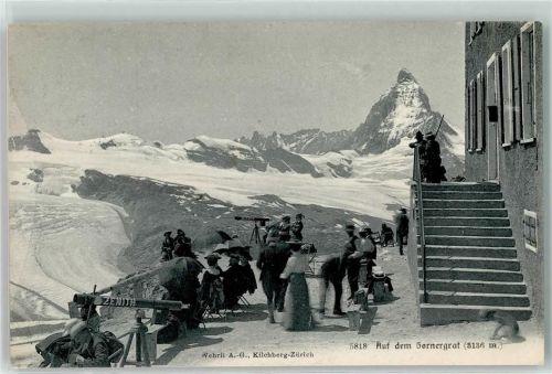 Gornergrat - Touristen auf der Terrasse
