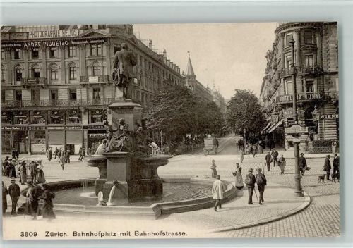 8000 Zürich - Bahnhofplatz mit Bahnhofstrasse Brunnen