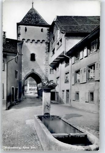 4437 Waldenburg - Altes Tor, Brunnen