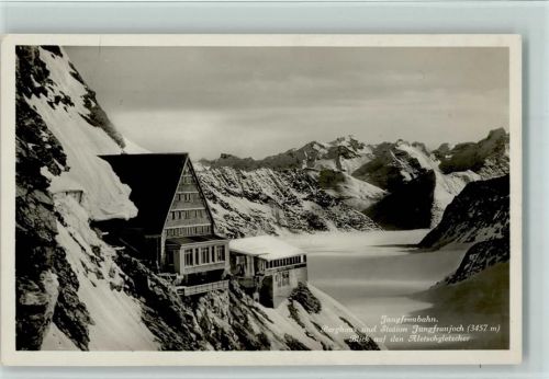 Eismeer Jungfraubahn - Berghaus und Sation Jungfraujoch Blick auf den Aletschgletscher