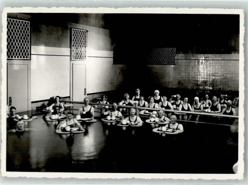 3954 Leukerbad Loèche-les-Bains Foto AK Grosses Schwimmbad