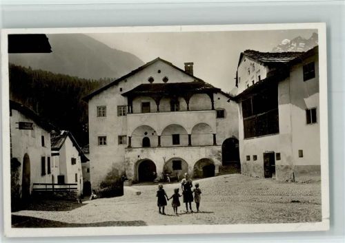 7550 Scuol Schuls - Malerisches Motiv aus dem Engadin Platz in Schuls