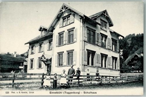 9651 Ennetbühl Foto AK Schulhaus