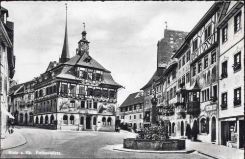 um 1950/60 - Stein am Rhein, Kanton Schaffhausen, Schweiz, Rathausplatz, Brunnen, Rathaus AKU1