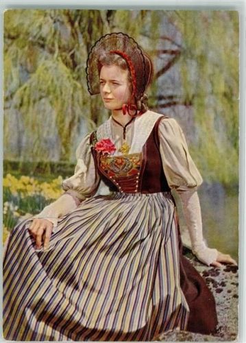 6300 Zug Zugo - Mädchen in Sonntagstracht