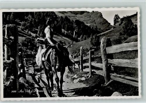 Dent d´Herens 1944 Foto AK Au Val d`Herens - Bäuerin auf einem Pferd
