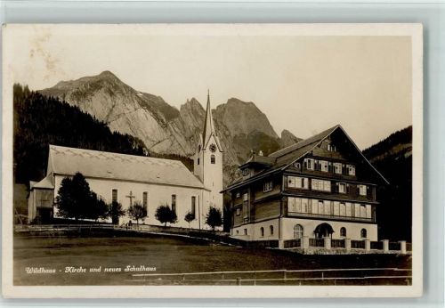 9658 Wildhaus 1927 - Kirche und neues Schulhaus
