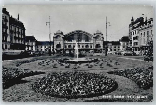 Basel Bâle Bahnpost SSB Springbrunnen Blumen Auto Laterne Phila Schweiz