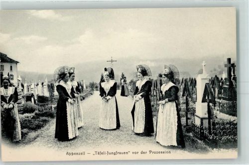 9050 Appenzell - Täfeli Jugfrauen vor der Prozession Tracht