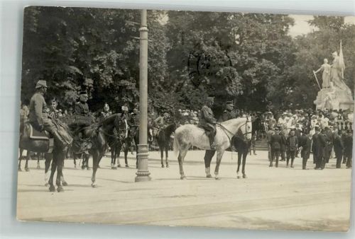 Neuchâtel Neuenburg Offiziere in Uniform zu Pferde anläßlich einer Parade Ort lt. Stempel Militär Schweiz 1915 Privatfoto AK