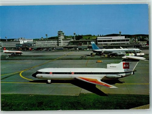 1968 - Flugzeuge auf dem Flugfeld AK