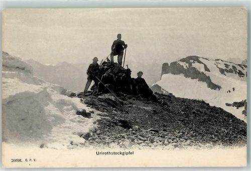 Urirotstock - Gipfel Touristengruppe