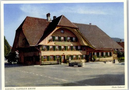 3532 Zäziwil - Gasthaus Krone mit Gasthaus-Schild und Kaminen