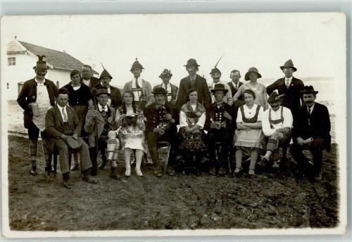 4143 Dornach Privatfoto AK Schweizer Theatergruppe Gruppenfoto Trachten Ort handschriftlich