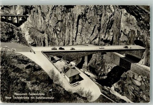 Schöllenen Foto AK Gasthaus Teufelsbrücke Auto