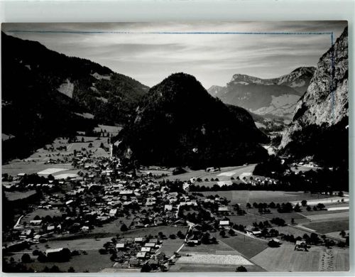 3752 Wimmis - Fliegeraufnahme Burgfluh