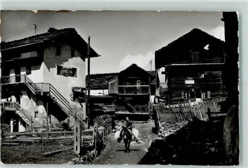 1984 Les Haudères - En plein village des Haudères