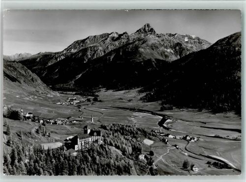 7524 Zuoz - Luftaufnahme Hotel Castell