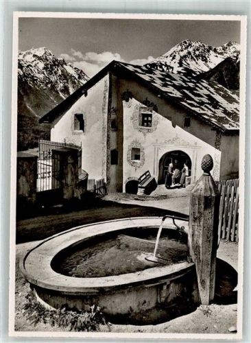 7545 Guarda Foto AK Dorfpartie Dorfbrunnen