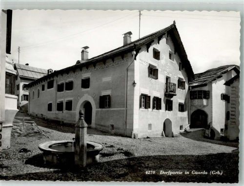 7545 Guarda Foto AK Dorfmitte Dorfburnnen