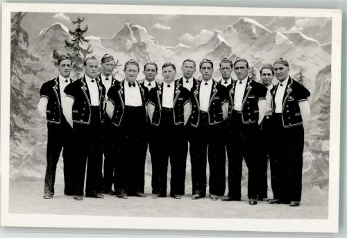 8942 Oberrieden Gebrauchsspuren Gruppe Männer Tracht Ort lt. Fotograf