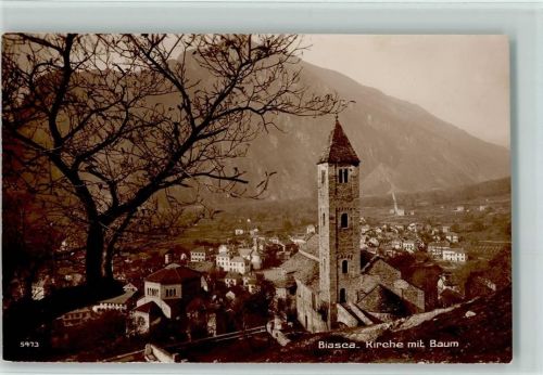 6710 Biasca - Kirche mit Baum
