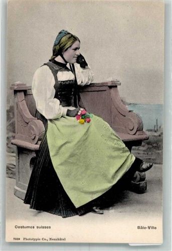4000 Basel Bâle Foto AK Tracht Frau