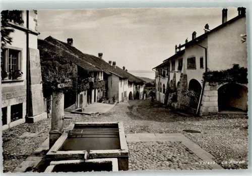 3235 Erlach - Brunnen