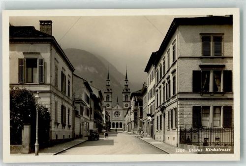 8750 Glarus - Kirchstraße Oldtimer