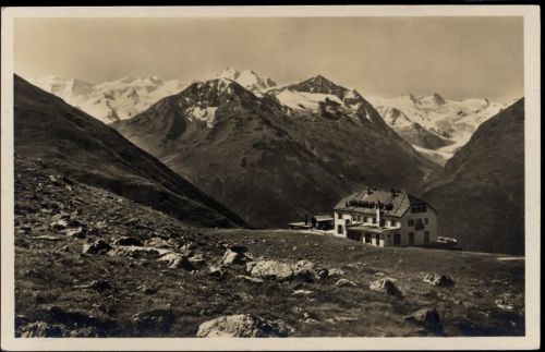 um 1930/40 - Hotel Muottas-Kulm, Blick auf die Berninagruppe. K: Graubünden. Schweiz.,Engadin Press Co AKU1